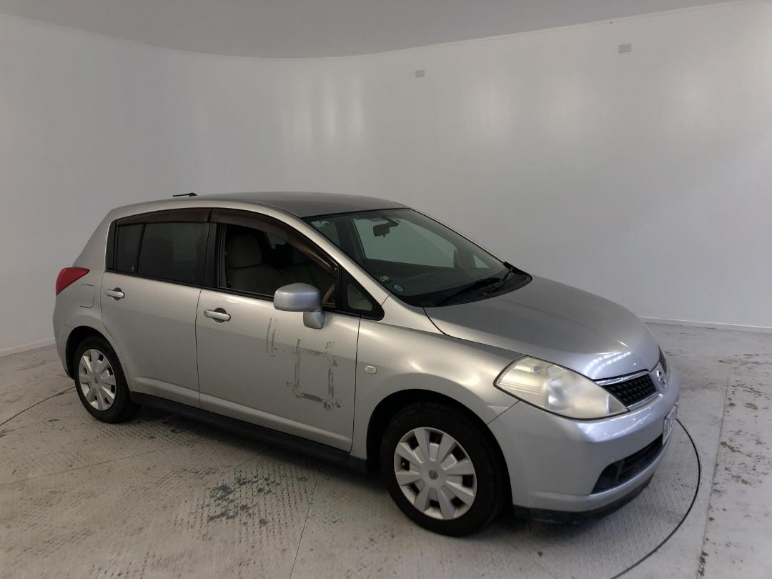 Nissan tiida 2005
