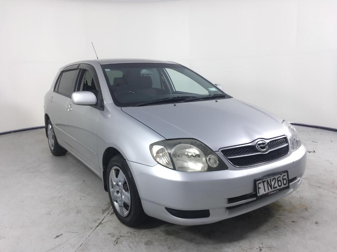 Toyota corolla runx 2001