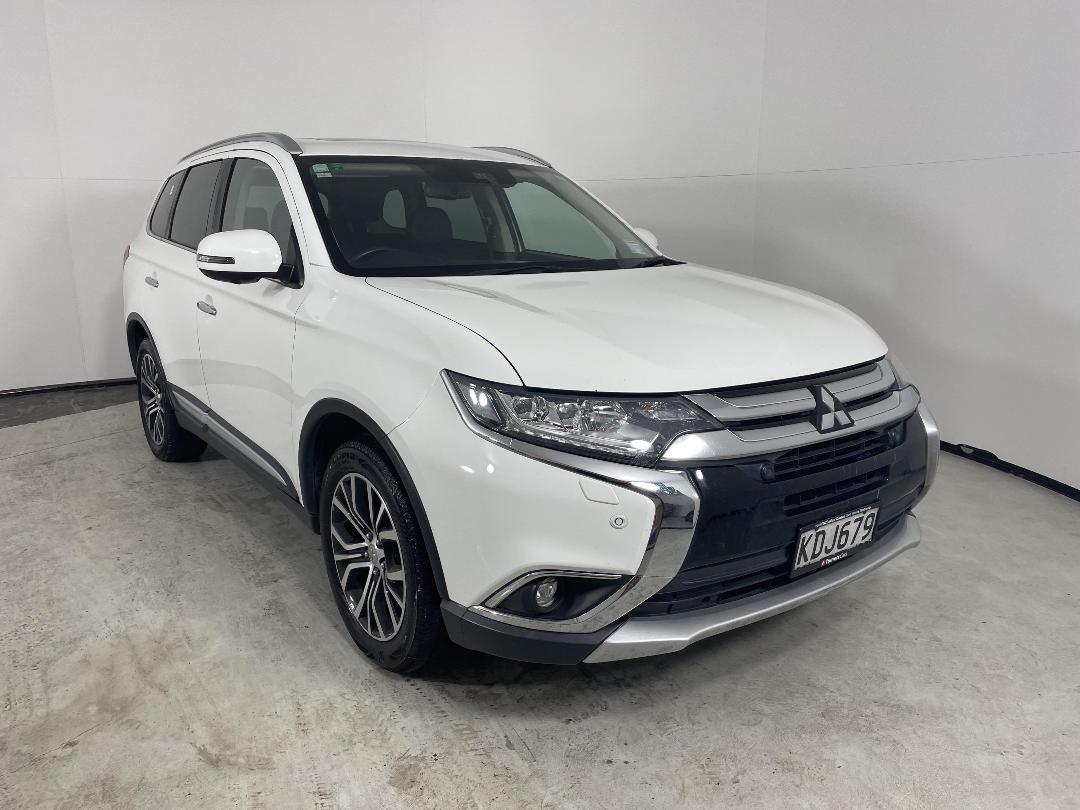 Used Mitsubishi Outlander VRX 2016 North Shore at Turners Cars 23642218 Turners