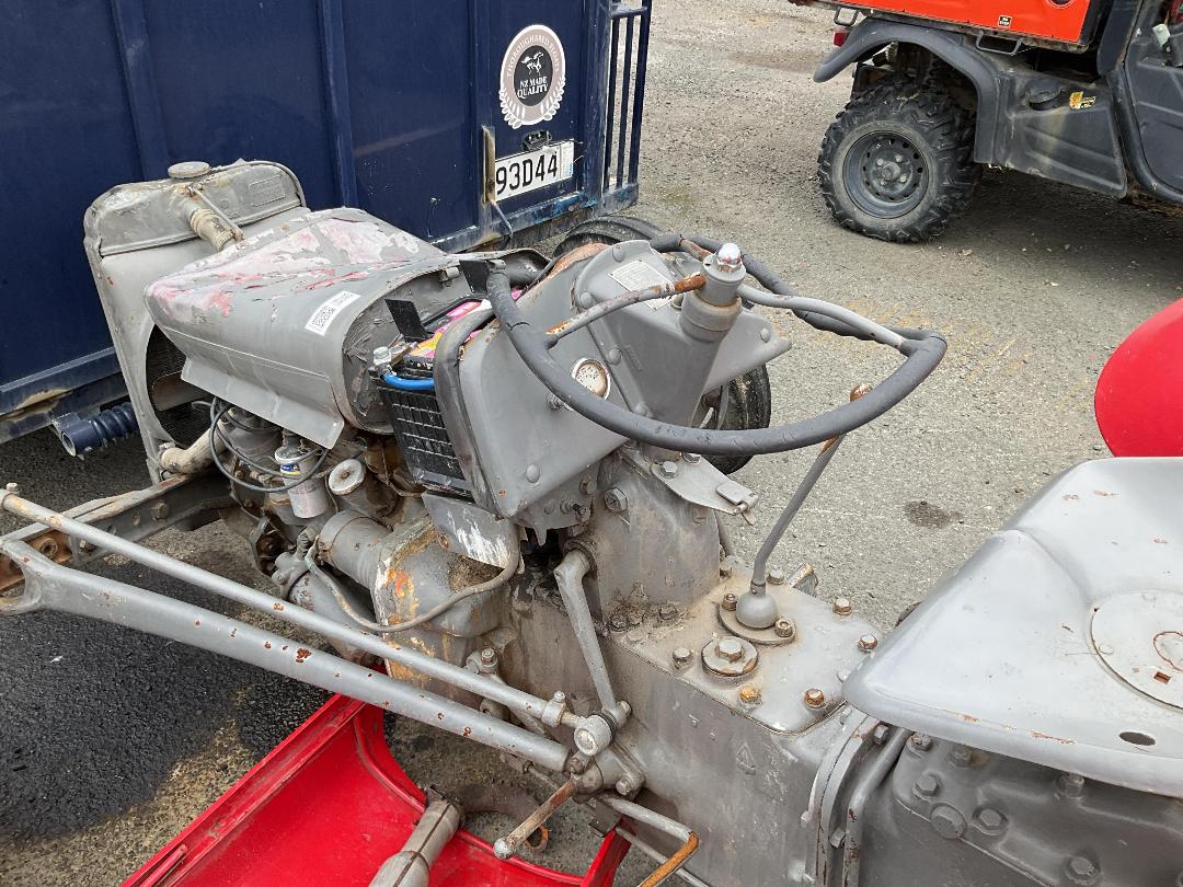 Photo '14' of Massey Ferguson 24 Tractor Photo '14' of Massey Ferguson 24 Tractor