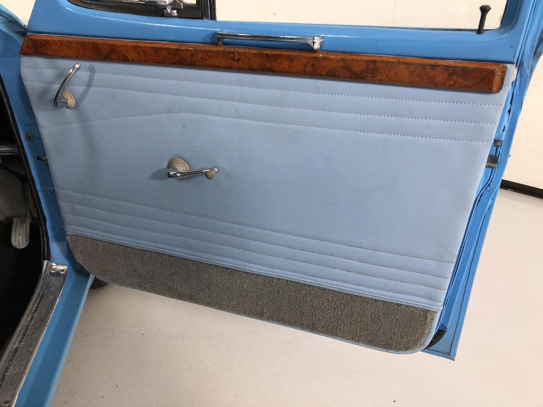 Photo '15' of Singer Gazelle