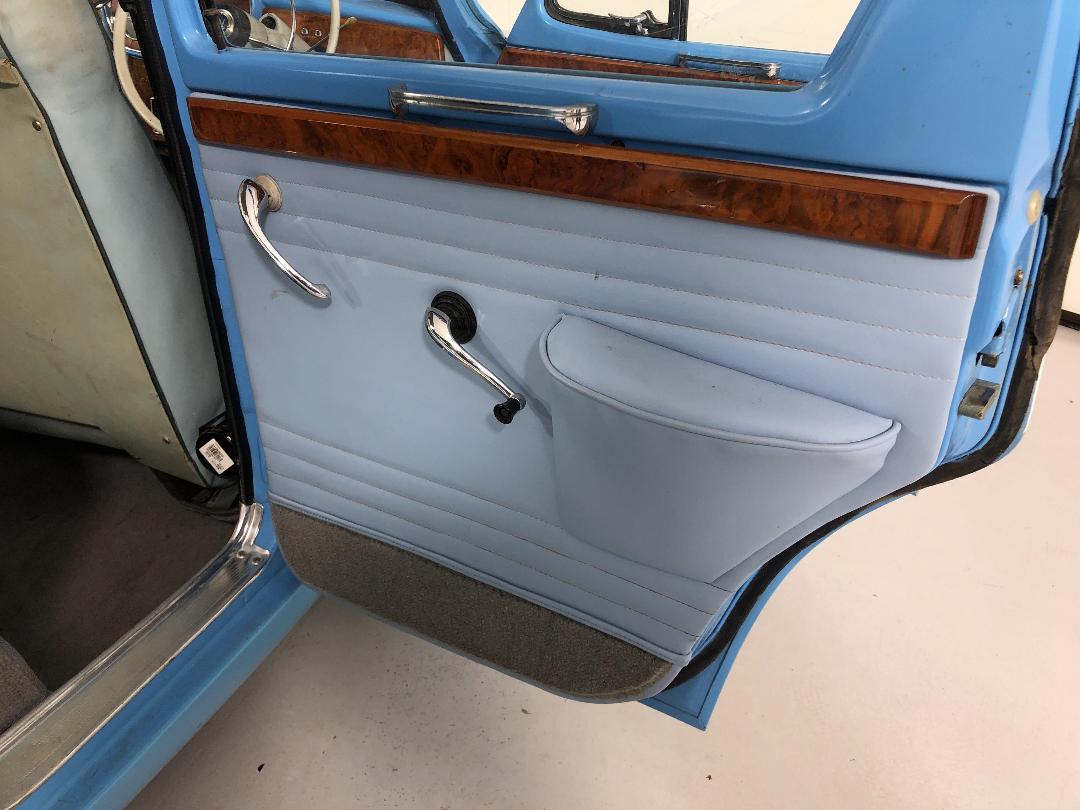 Photo '19' of Singer Gazelle