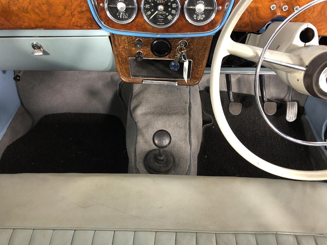 Photo '18' of Singer Gazelle