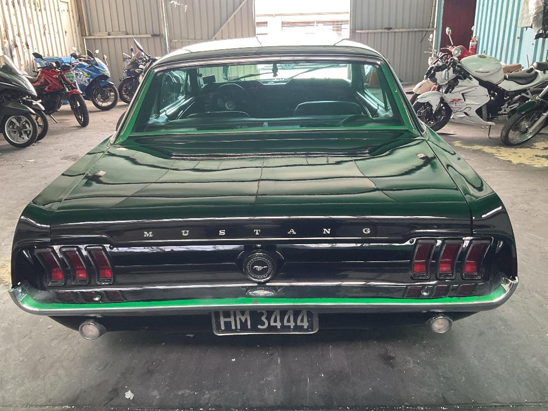 Photo '21' of Ford Mustang Photo '21' of Ford Mustang