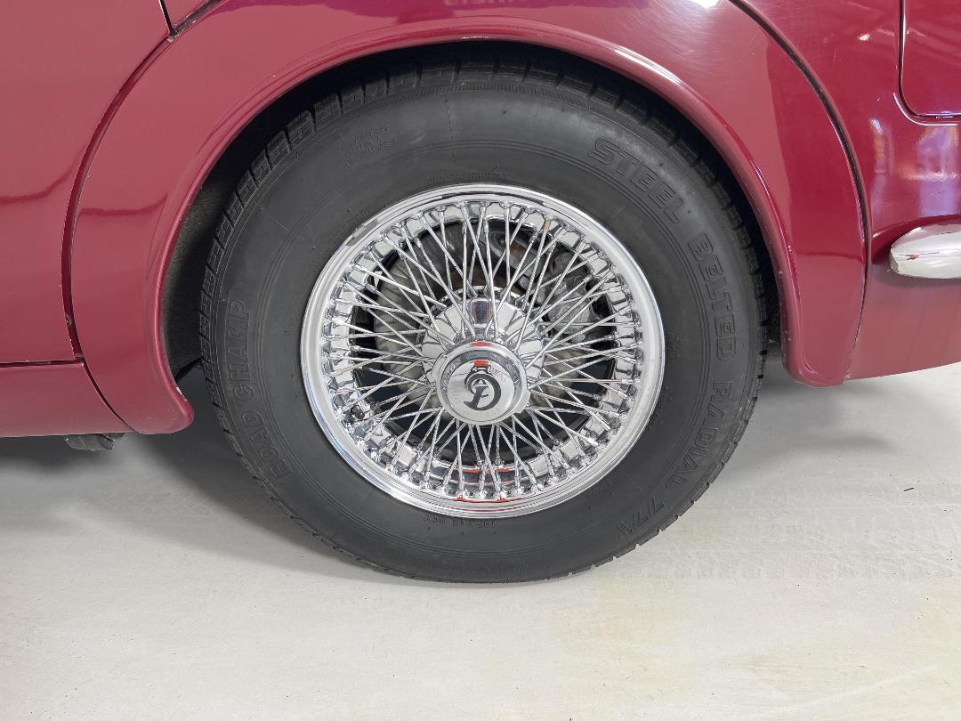 Photo '11' of Daimler V8 250