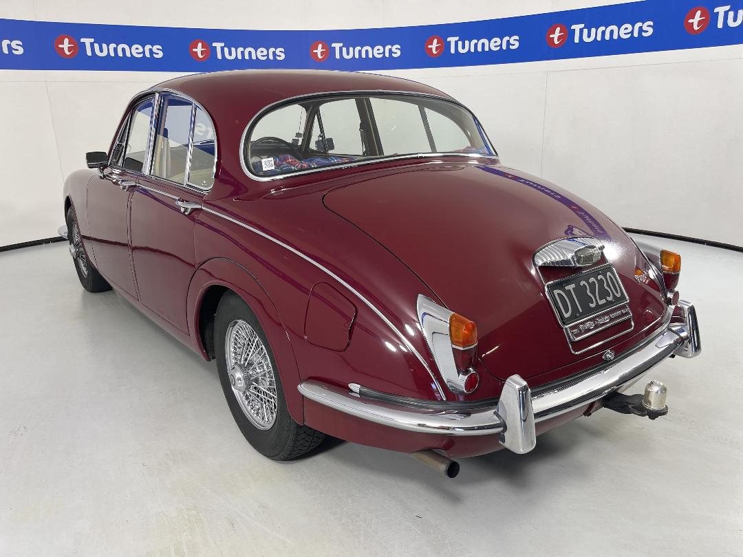 Photo '5' of Daimler V8 250