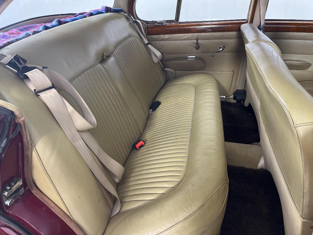 Photo '20' of Daimler V8 250