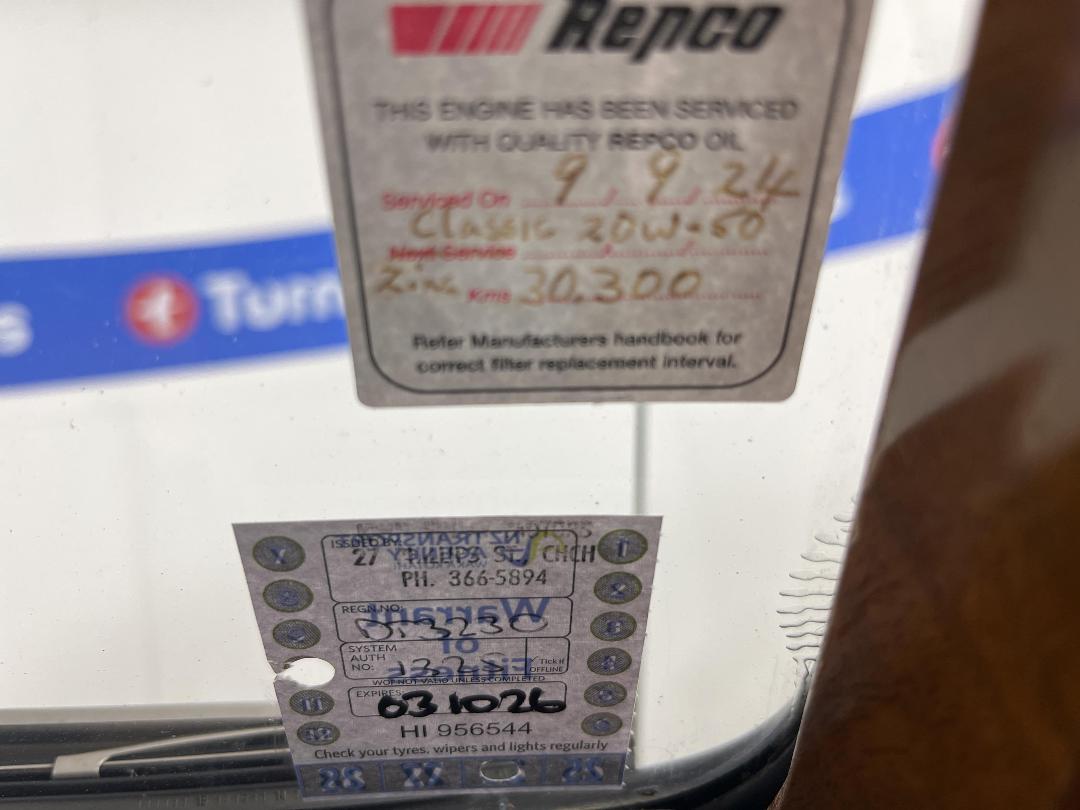 Photo '23' of Daimler V8 250