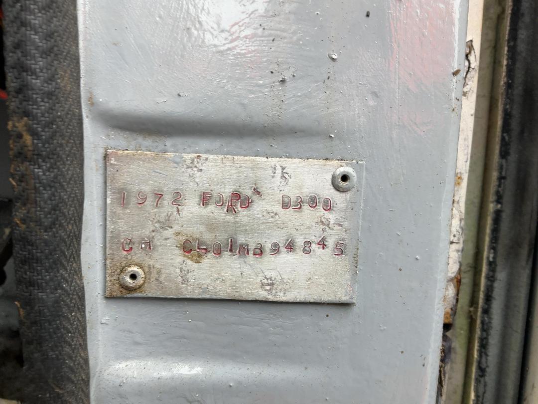 Photo '12' of Ford D300 Motorhome