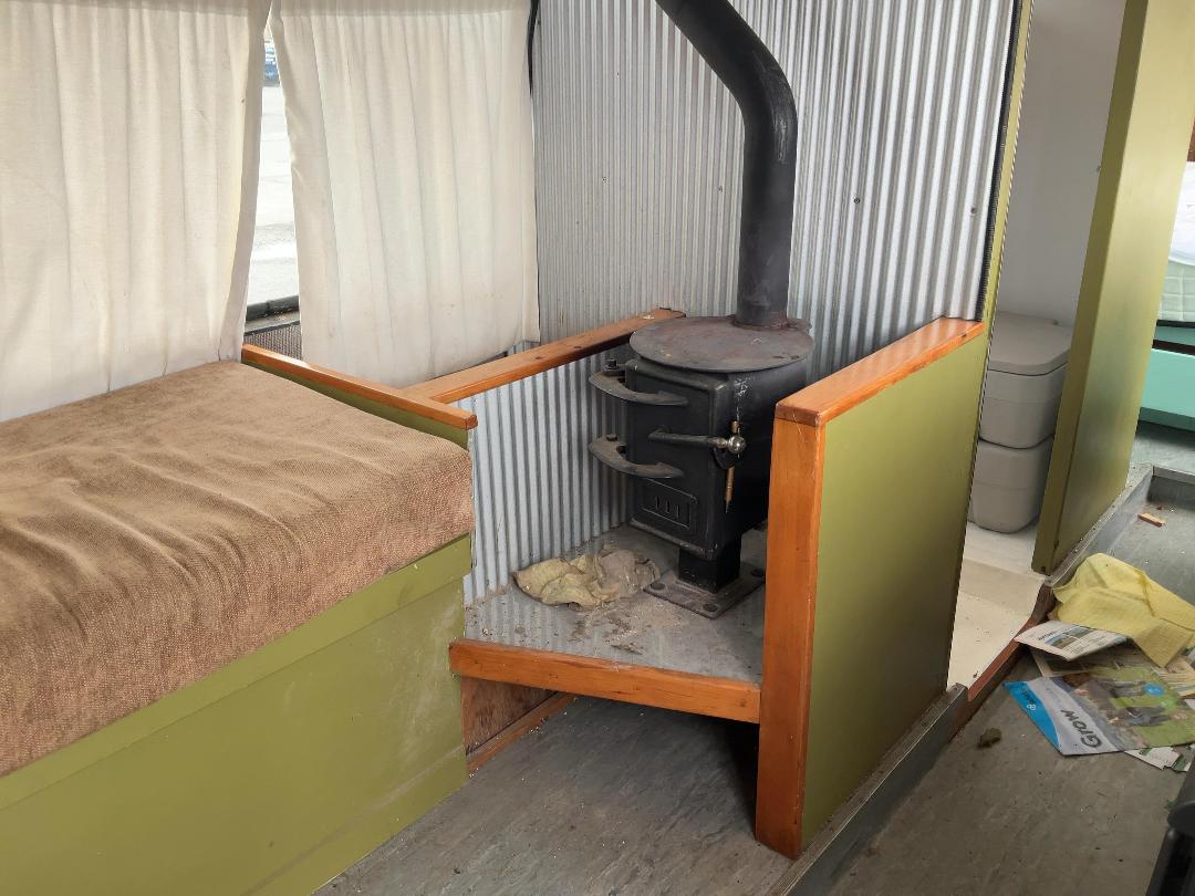 Photo '17' of Ford D300 Motorhome