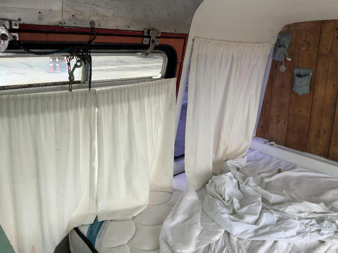 Photo '30' of Ford D300 Motorhome