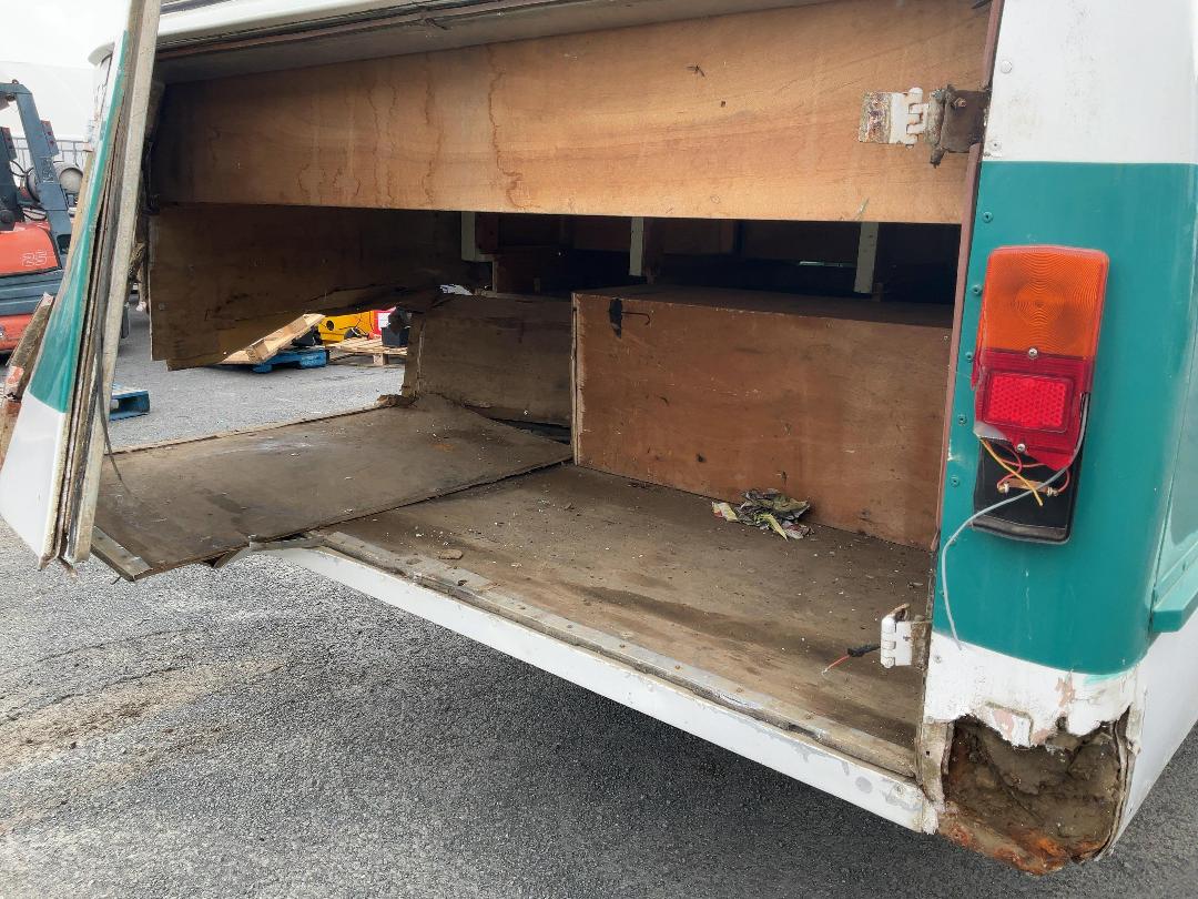 Photo '46' of Ford D300 Motorhome