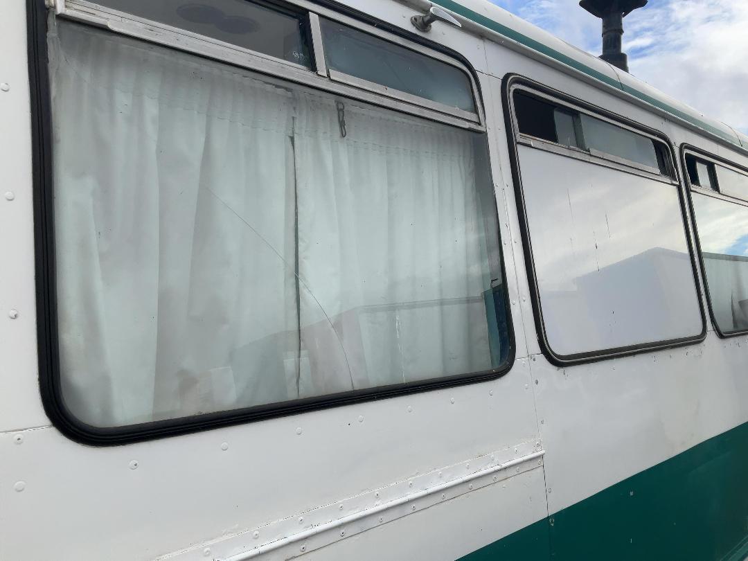 Photo '47' of Ford D300 Motorhome