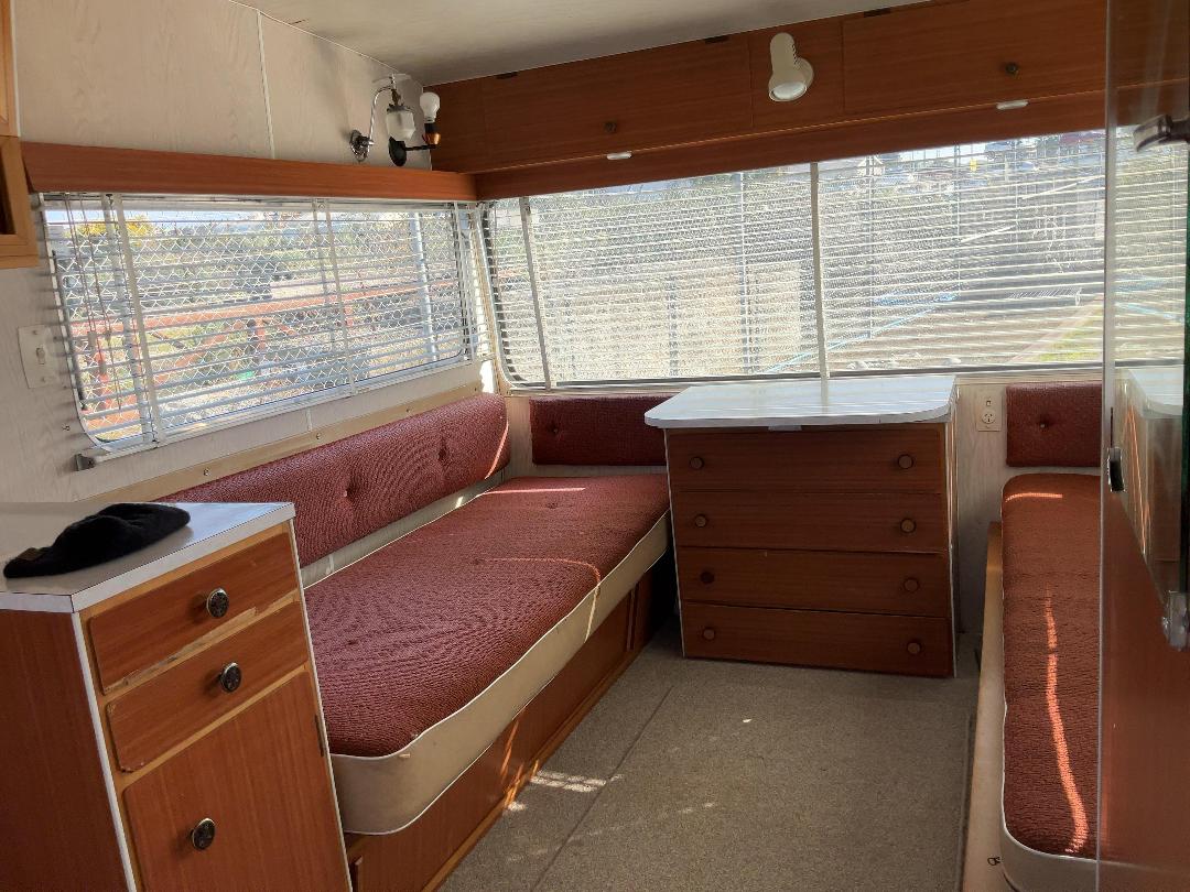 Photo '13' of CLASSIC CARAVAN Caravan - Single Photo '13' of CLASSIC CARAVAN Caravan - Single