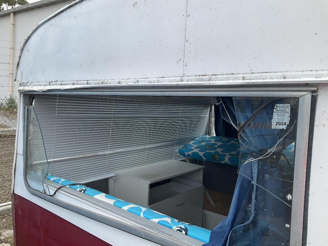 Photo '24' of CARAVAN CLASSIC Caravan - Tandem Photo '24' of CARAVAN CLASSIC Caravan - Tandem