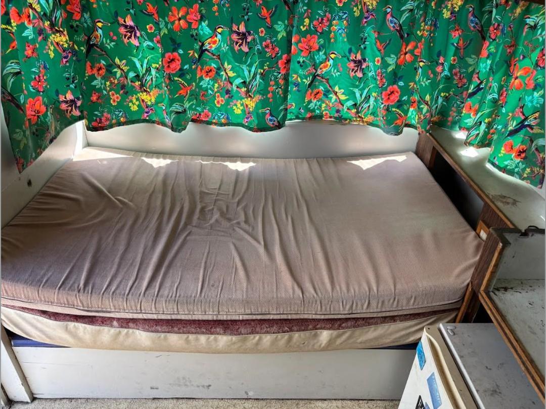 Photo '8' of CARAVAN ANGLO Caravan - Single