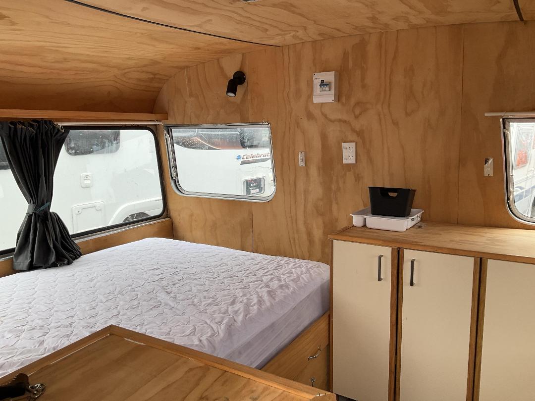 Photo '13' of Zephyr CARAVAN Caravan - Single Photo '13' of Zephyr CARAVAN Caravan - Single