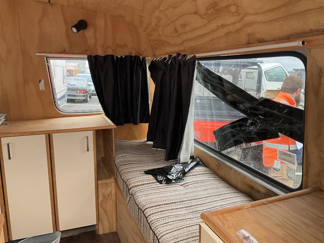 Photo '14' of Zephyr CARAVAN Caravan - Single Photo '14' of Zephyr CARAVAN Caravan - Single