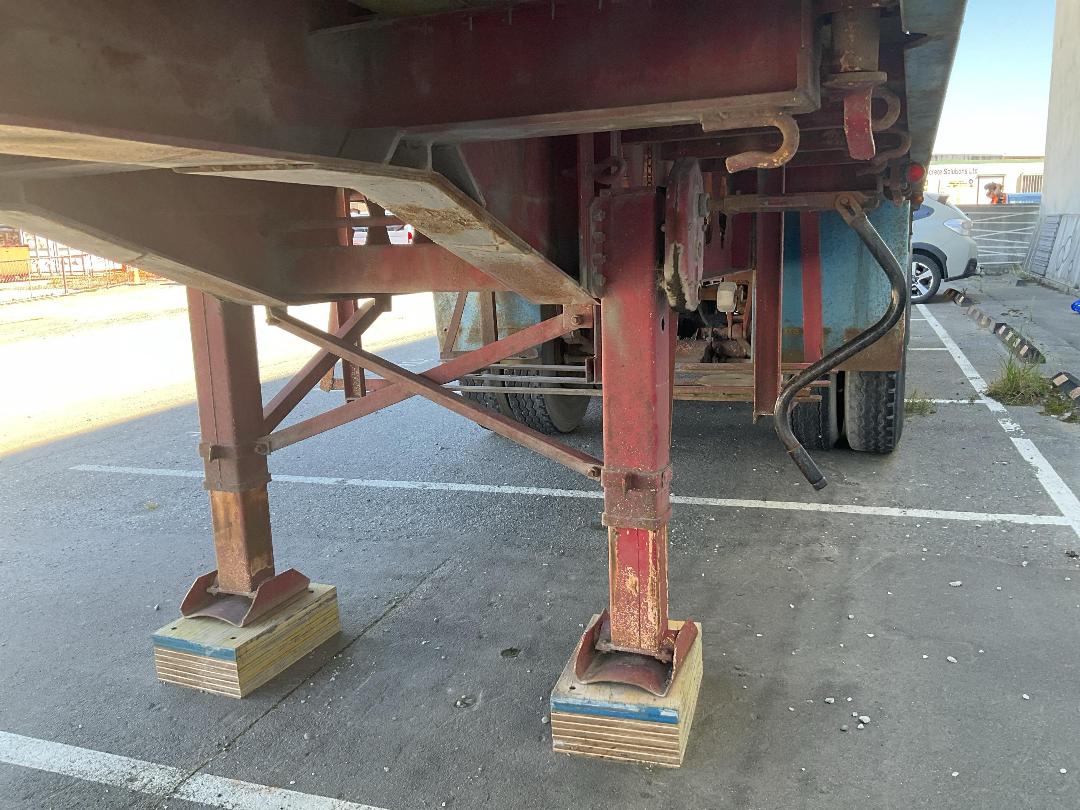 Photo '20' of TRAILER STEELBRO Flat Deck Semi