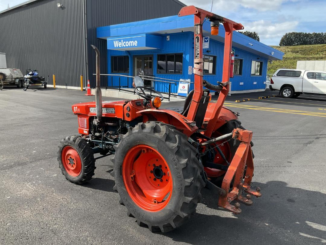 Photo '6' of Kubota L245 DT Tractor