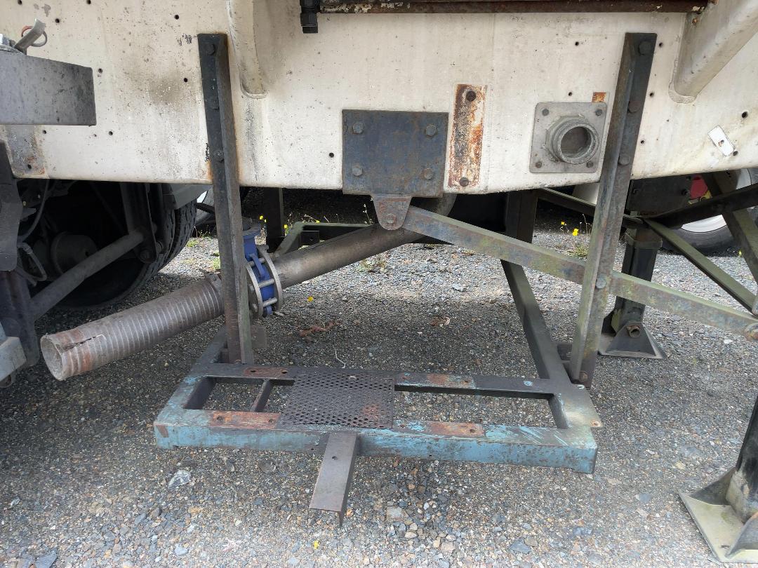 Photo '9' of LOWES INDUSTRIES Tanker - Tandem