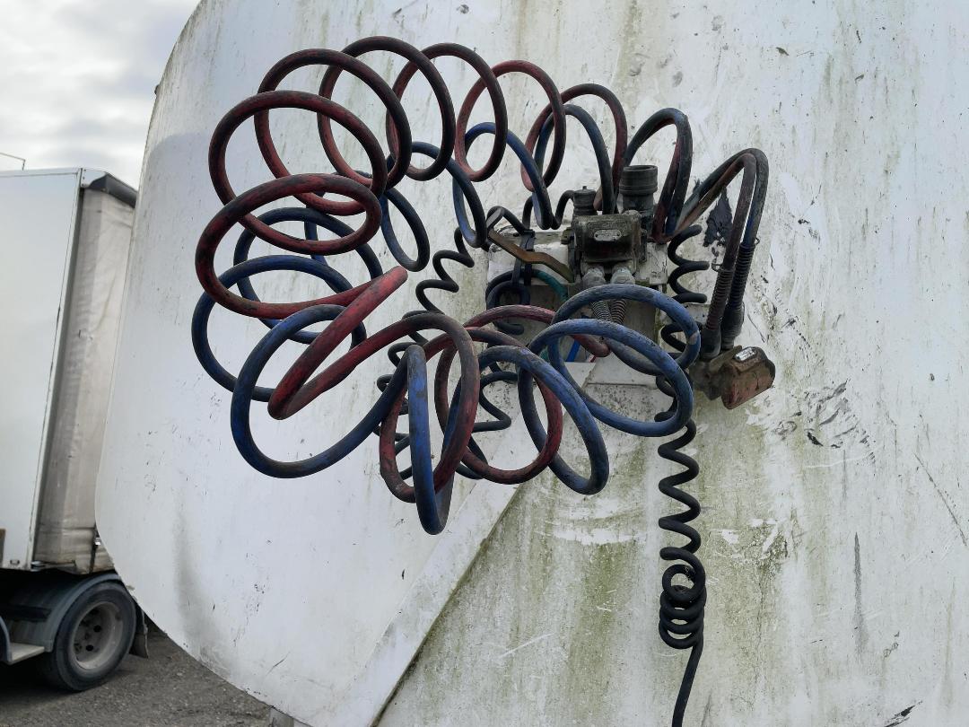 Photo '19' of LOWES INDUSTRIES Tanker - Tandem