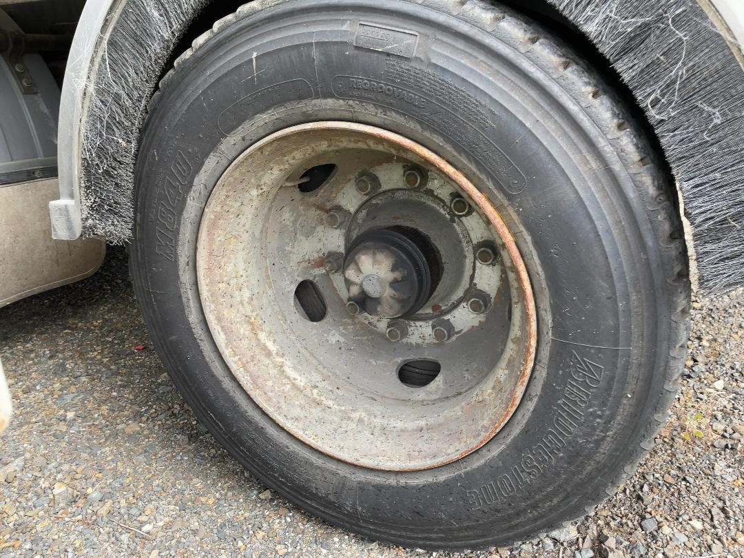 Photo '24' of LOWES INDUSTRIES Tanker - Tandem