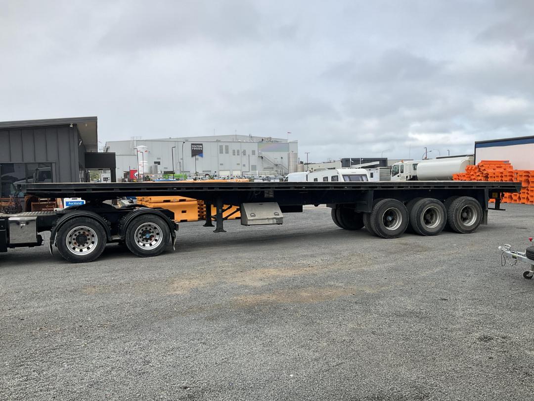 Photo '7' of DOMETT FRUEHAUF Transporter Trailer