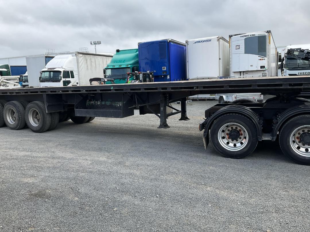 Photo '3' of DOMETT FRUEHAUF Transporter Trailer