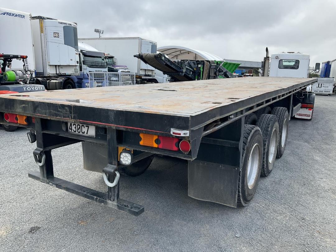 Photo '4' of DOMETT FRUEHAUF Transporter Trailer