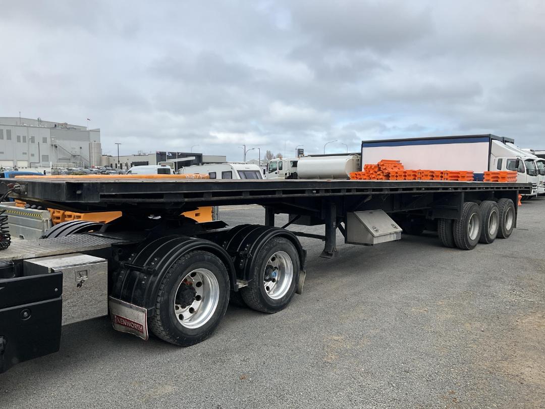 Photo '9' of DOMETT FRUEHAUF Transporter Trailer