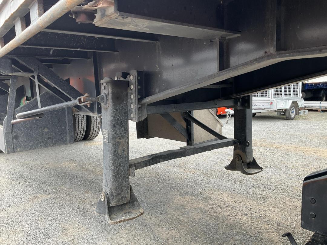 Photo '20' of DOMETT FRUEHAUF Transporter Trailer