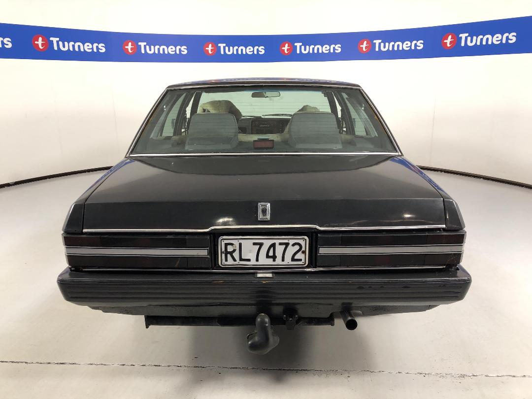 Photo '6' of Ford LTD Photo '6' of Ford LTD