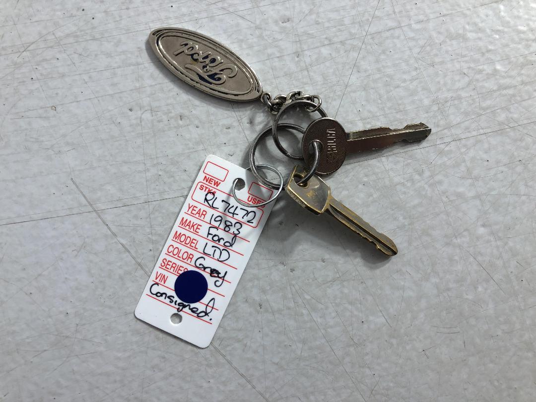 Photo '22' of Ford LTD Photo '22' of Ford LTD