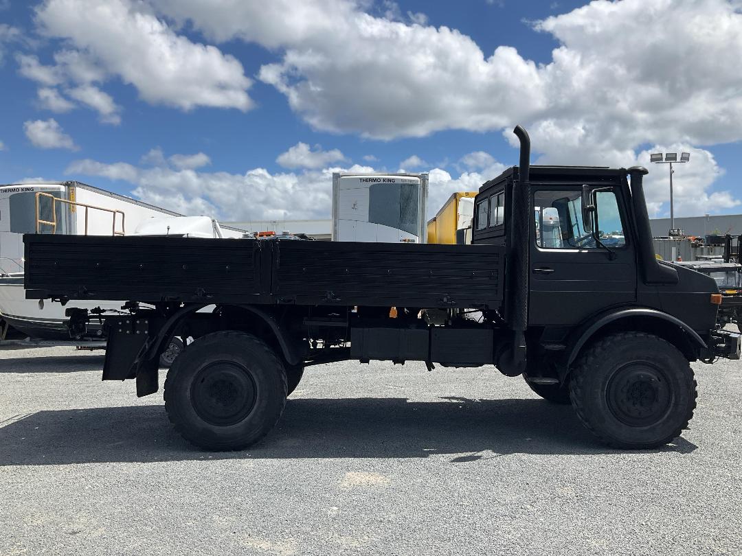 Photo '3' of Mercedes-Benz U1700L Flat Deck Photo '3' of Mercedes-Benz U1700L Flat Deck