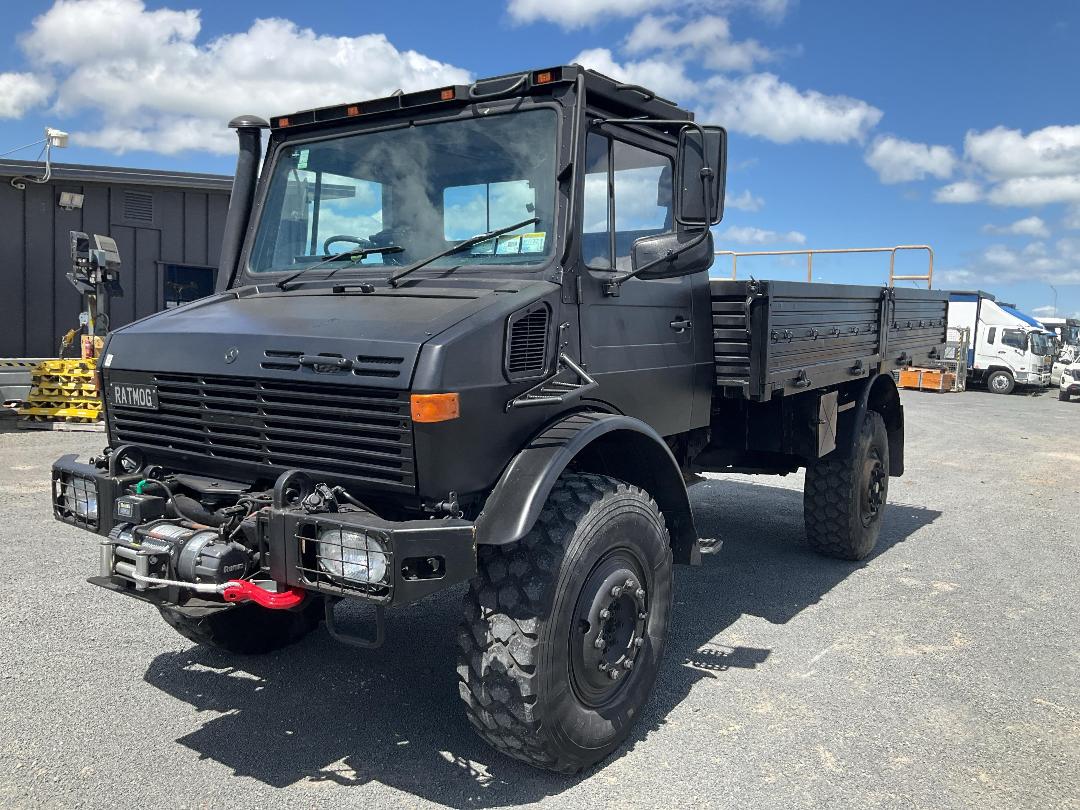 Photo '9' of Mercedes-Benz U1700L Flat Deck Photo '9' of Mercedes-Benz U1700L Flat Deck