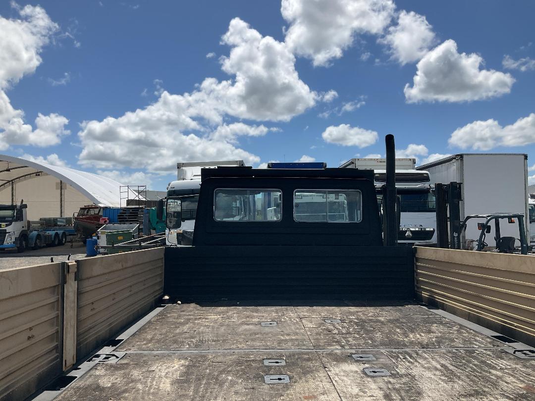 Photo '26' of Mercedes-Benz U1700L Flat Deck Photo '26' of Mercedes-Benz U1700L Flat Deck