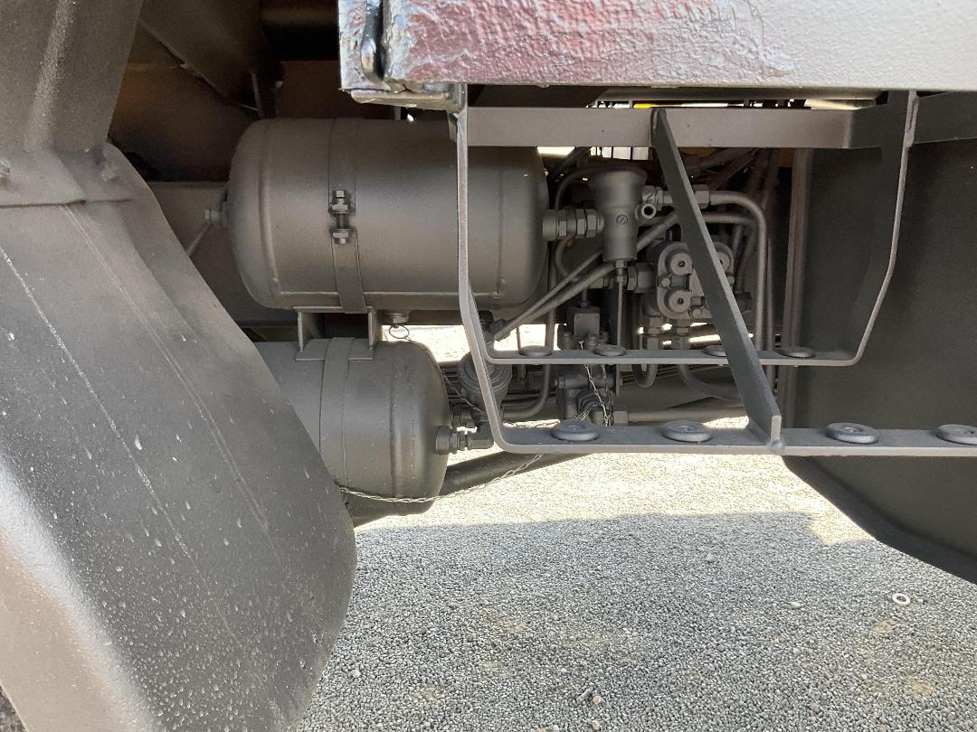 Photo '34' of Mercedes-Benz U1700L Flat Deck Photo '34' of Mercedes-Benz U1700L Flat Deck