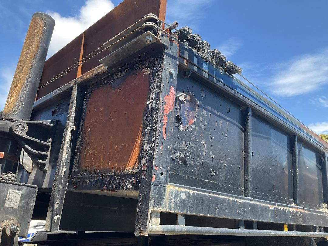 Photo '11' of Nissan CW20 Tipper