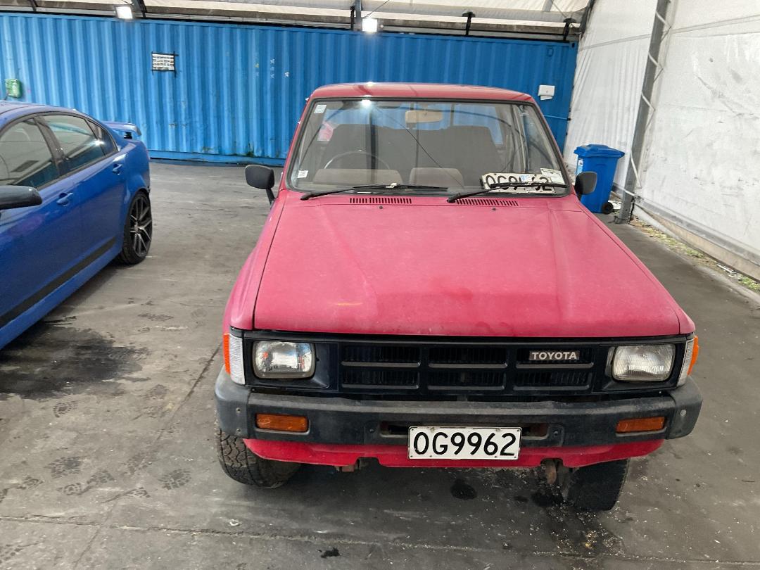 Photo '3' of Toyota Hilux Photo '3' of Toyota Hilux