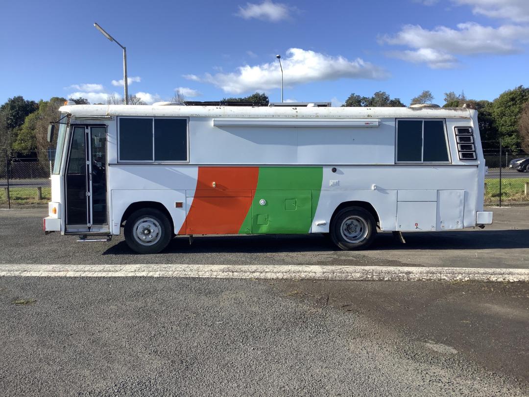Photo '7' of Nissan Diesel Bus Photo '7' of Nissan Diesel Bus