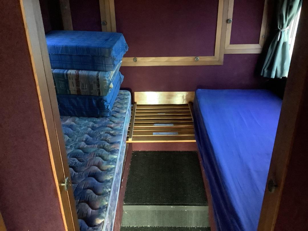 Photo '15' of Nissan Diesel Bus Photo '15' of Nissan Diesel Bus
