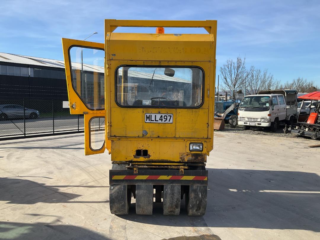 Photo '9' of Sakai SW40 Roller