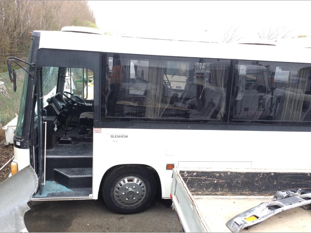 Photo '10' of Isuzu Journey Bus Photo '10' of Isuzu Journey Bus