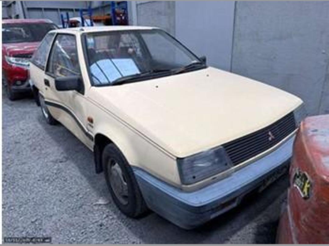 Photo '2' of Mitsubishi Mirage GL