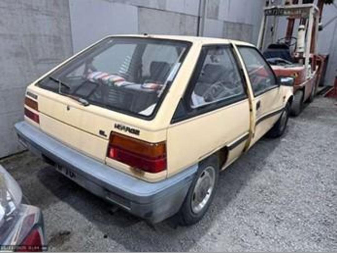 Photo '6' of Mitsubishi Mirage GL