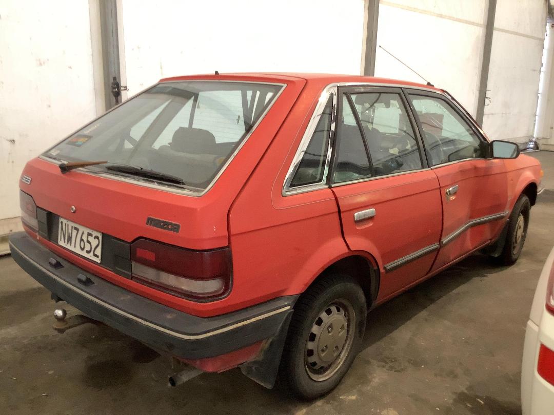 Photo '6' of Mazda 323 LX Hatch Photo '6' of Mazda 323 LX Hatch