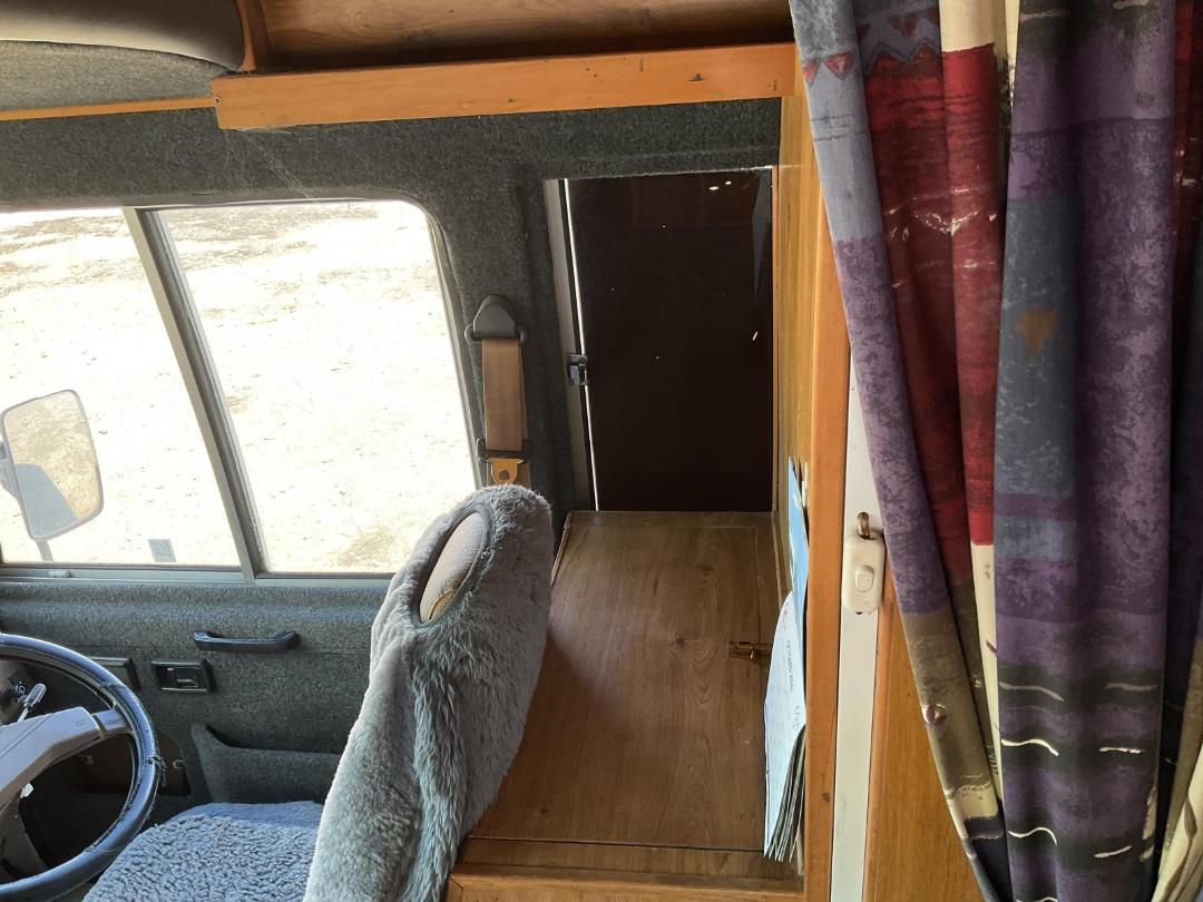 Photo '28' of Nissan Civilian Motorhome Photo '28' of Nissan Civilian Motorhome