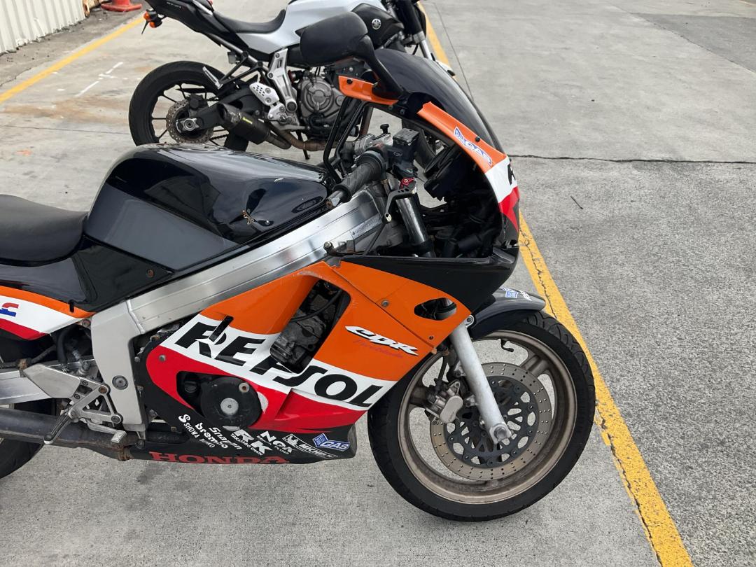 Photo '10' of Honda CBR 250