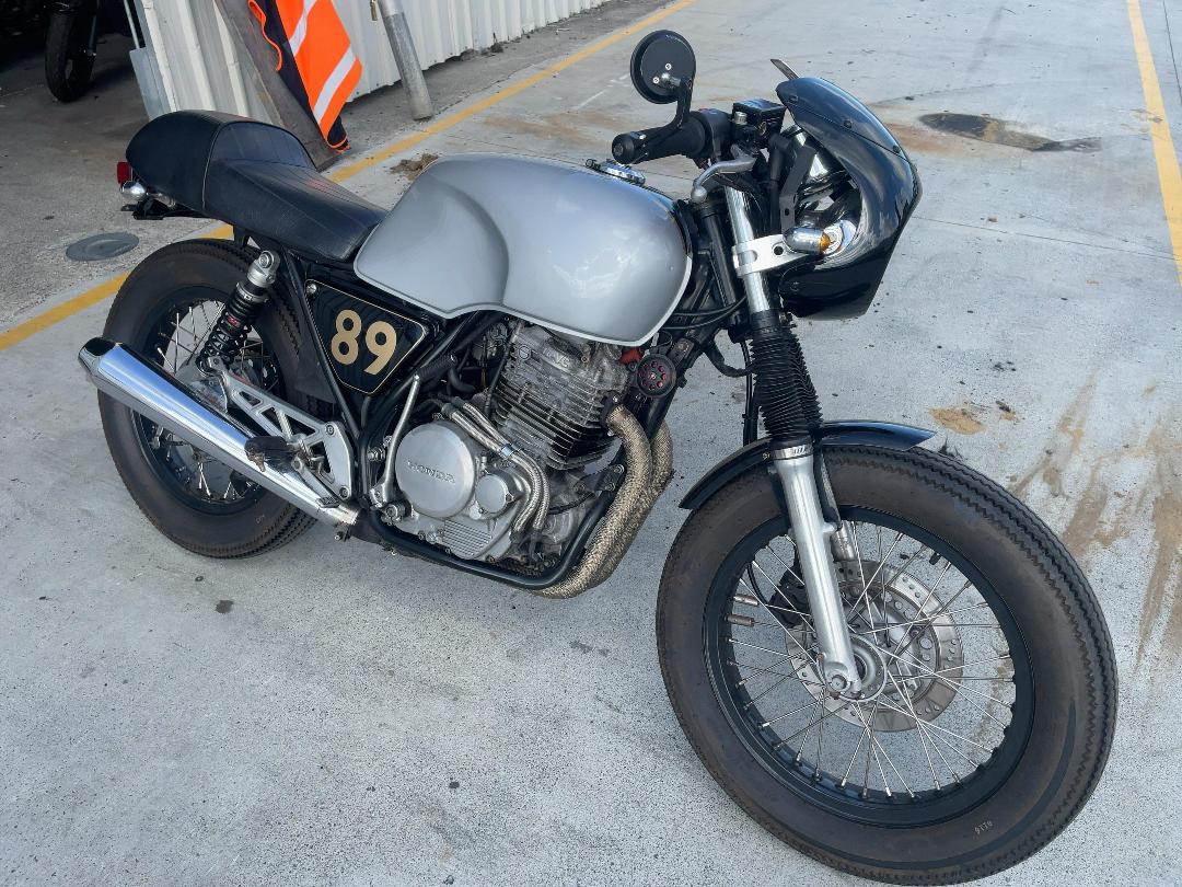 Photo '2' of Honda GB 400